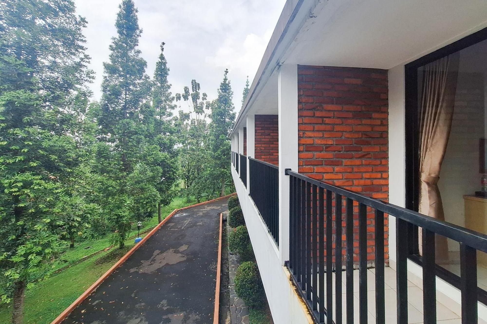 Reddoorz Resort At Tridaya Cisarua Puncak المظهر الخارجي الصورة