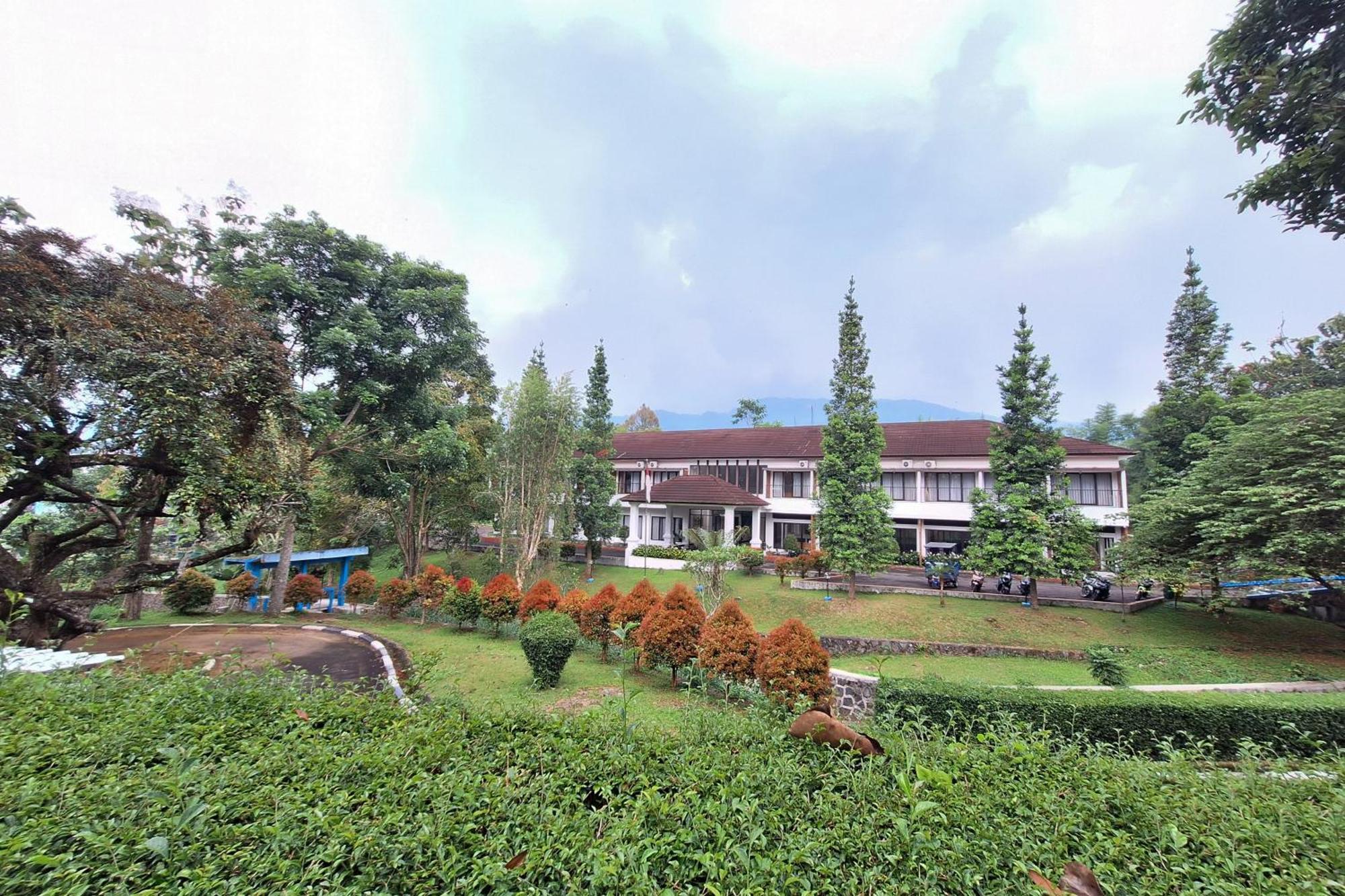 Reddoorz Resort At Tridaya Cisarua Puncak المظهر الخارجي الصورة