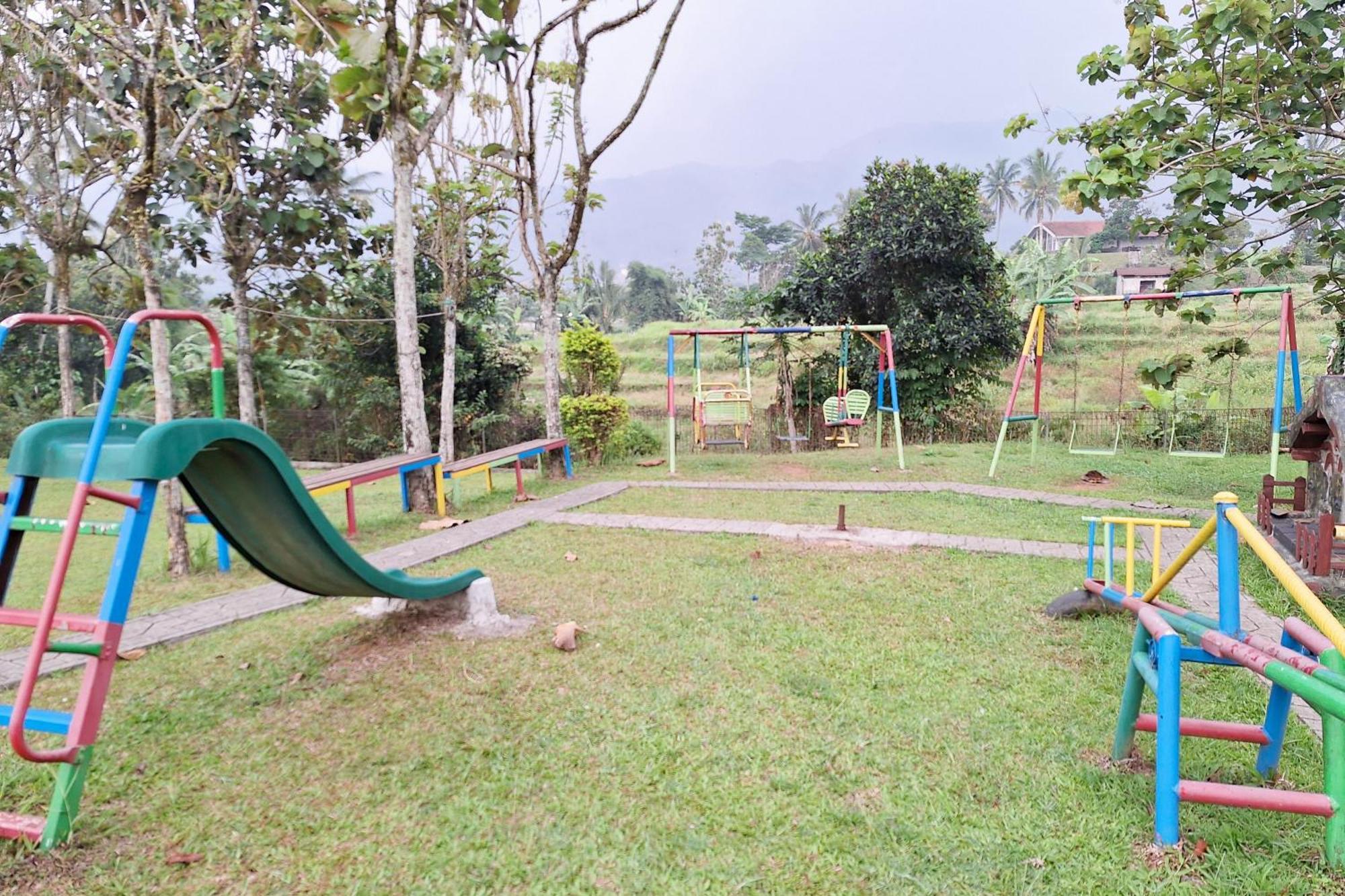 Reddoorz Resort At Tridaya Cisarua Puncak المظهر الخارجي الصورة